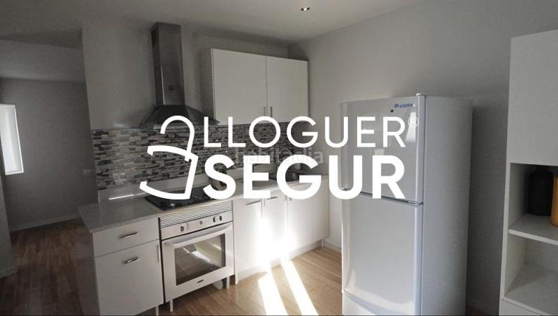 Foto b5c39c6d-6a65-4476-bb4f-f7a910aaff76. Alquiler ático  c de la pubilla casas en Can Vidalet Esplugues de Llobregat