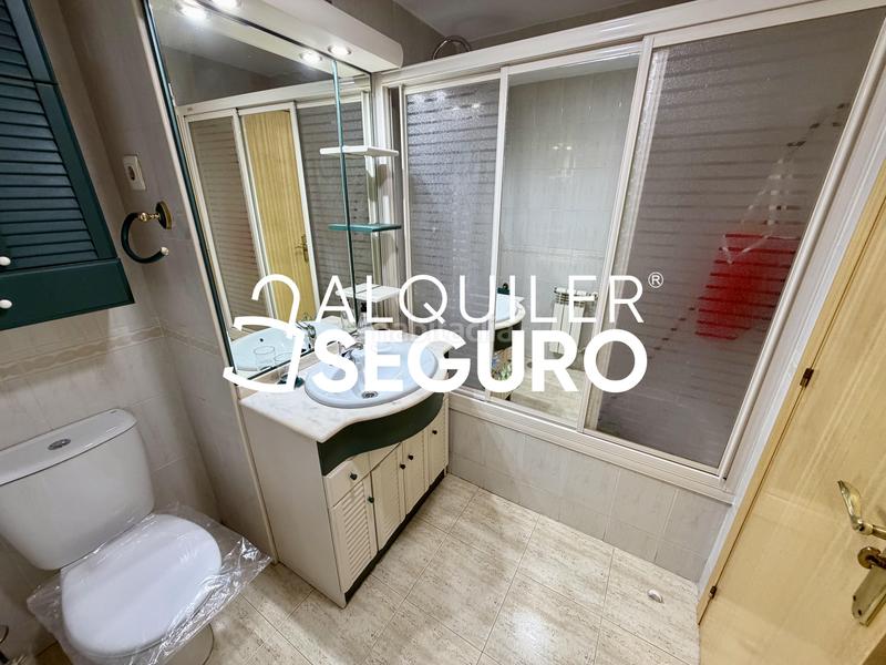 Foto 093f0c3c-ab8f-419a-8b6a-97fb6f5db210. Location appartement avec chauffage parking piscine dans Madrid