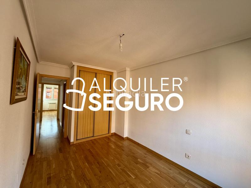 Foto 392498af-d17f-4a82-a2f5-9da5285cbbdc. Rent flat with heating parking pool in Orcasitas Madrid