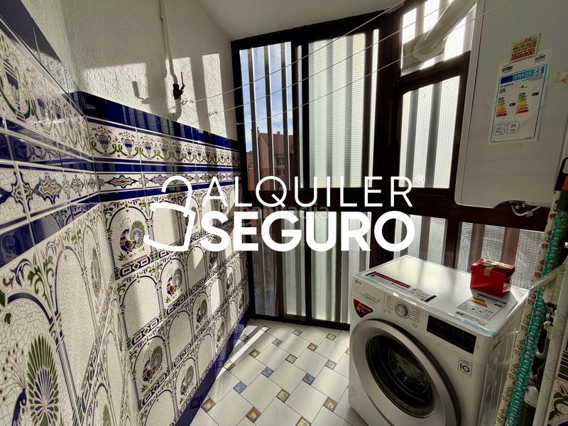 Foto c5541519-2b66-42b2-8bf4-9c260937b4f6. Rent flat with heating parking pool in Orcasitas Madrid