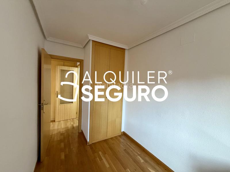 Foto d7205eca-2e8c-46ed-bc40-0ff34aea2bba. Rent flat with heating parking pool in Orcasitas Madrid