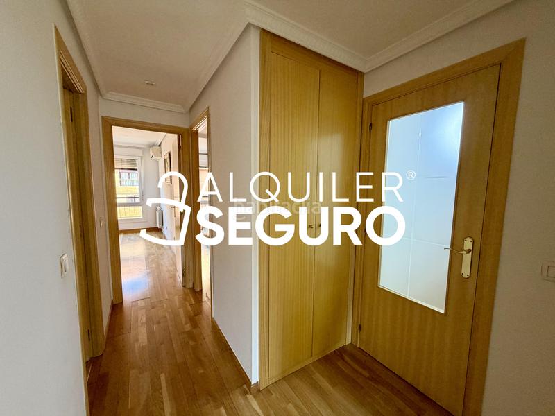 Foto fd8e4a70-5694-48d2-9b89-4df6fb4cde0d. Rent flat with heating parking pool in Orcasitas Madrid