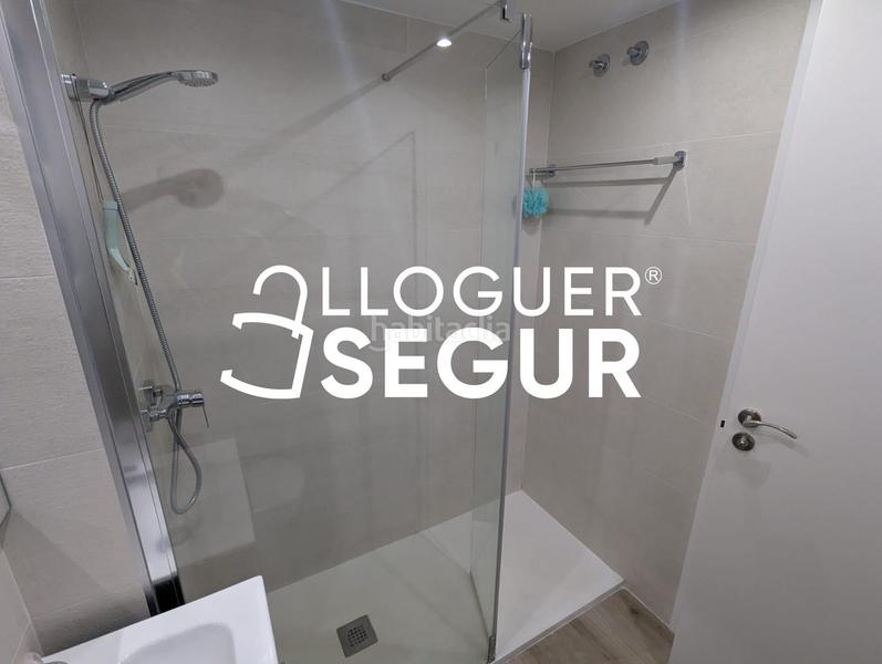 Foto 5ecde6c1-118e-44bf-8627-438330620f0e. Alquiler piso  c de francesc boix i campo en La Marina del Port Barcelona