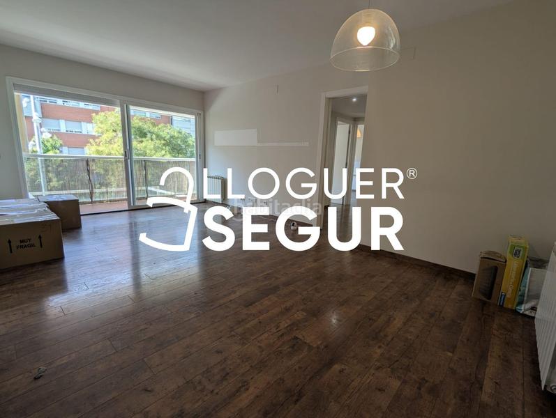 Foto 88714533-fdc8-4897-a1f2-f4b8bcdb6161. Miete etagenwohnung mit heizung parking in La Marina del Port Barcelona