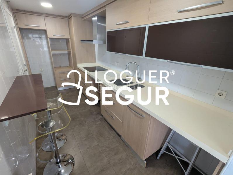 Foto 1147d1ad-2be3-4d4c-a555-a389d1d0bc1c. Rent flat with heating parking in La Marina del Port Barcelona