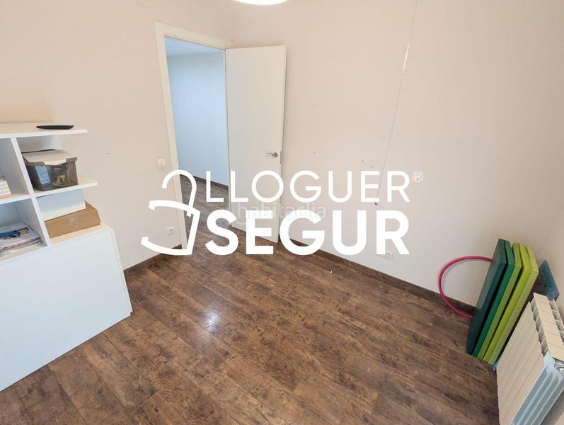 Foto 41a9e2ef-b0e3-4711-81a8-88fc425f6573. Rent flat with heating parking in La Marina del Port Barcelona