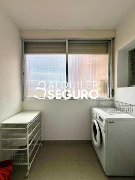 Foto 238143c2-525d-47ec-9d86-baeb731d402d. Rent flat with heating in Pinar del Rey Madrid