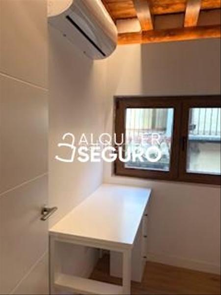 Foto 0996b270-565e-4cf0-95c3-e316c55ca563. Alquiler piso  c comercio en Casco Histórico Toledo