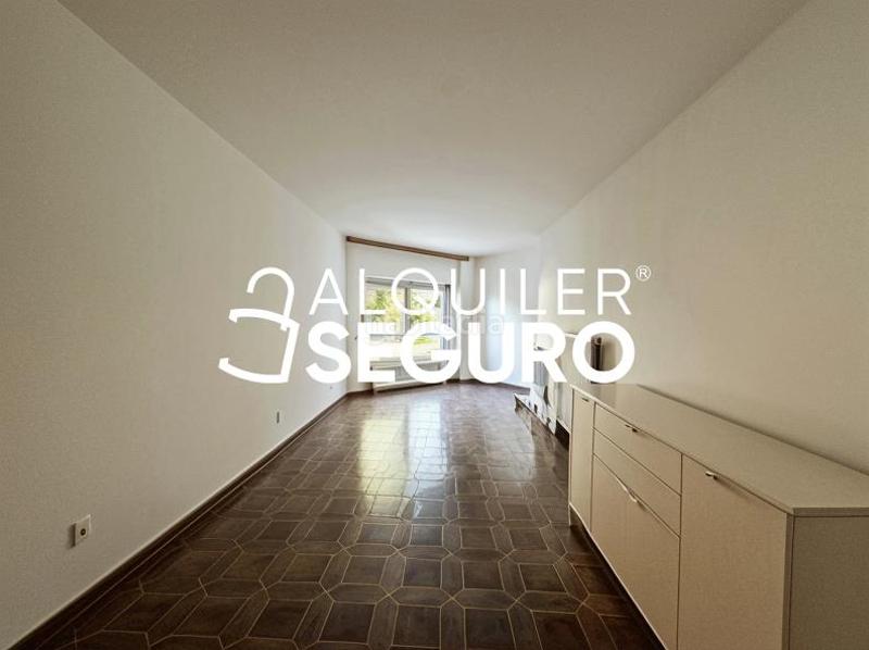 Foto 697b9355-c26b-4b75-8eff-f8543d7e9c75. Alquiler piso  c cañada real en Colmenarejo