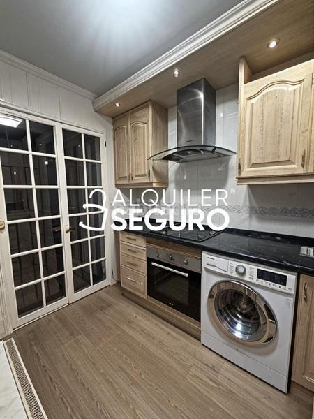 Foto 0041e28b-b3af-4ca5-aa18-278e0e7e8957. Lloguer pis amb calefacció a Virgen del Rosario Torrejón de Ardoz