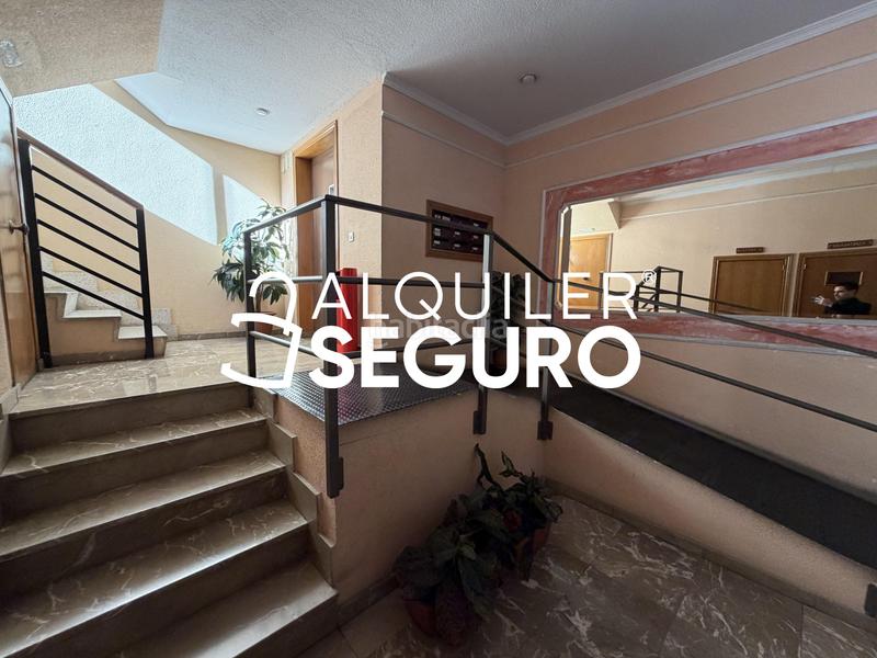 Foto 8c1bb2e9-348a-41e6-8b51-cae9f0428fe2. Location appartement avec chauffage dans Los Rosales Madrid