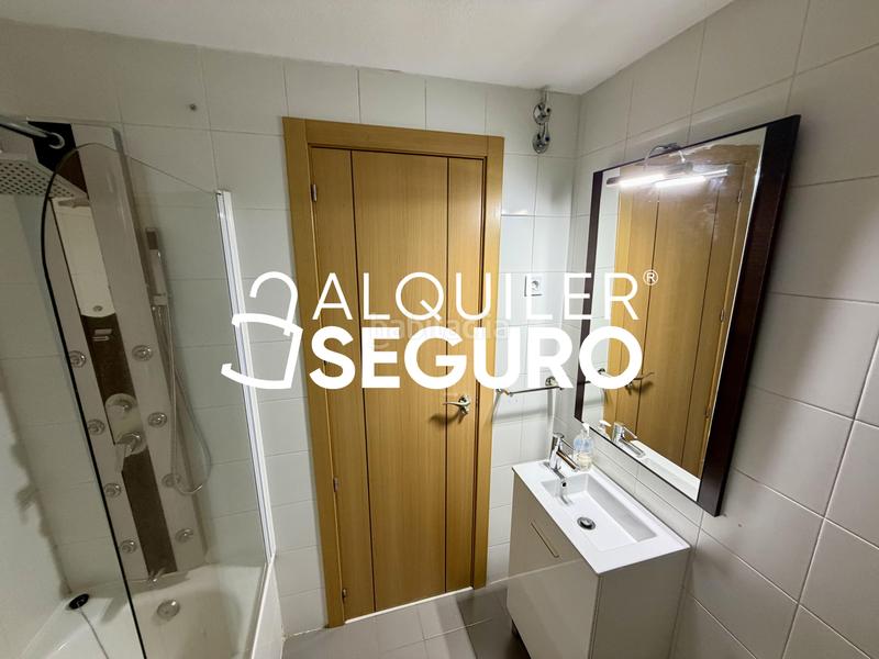 Foto ecae566d-a536-4547-851f-8ab6b0db06ec. Miete etagenwohnung mit heizung in Los Rosales Madrid