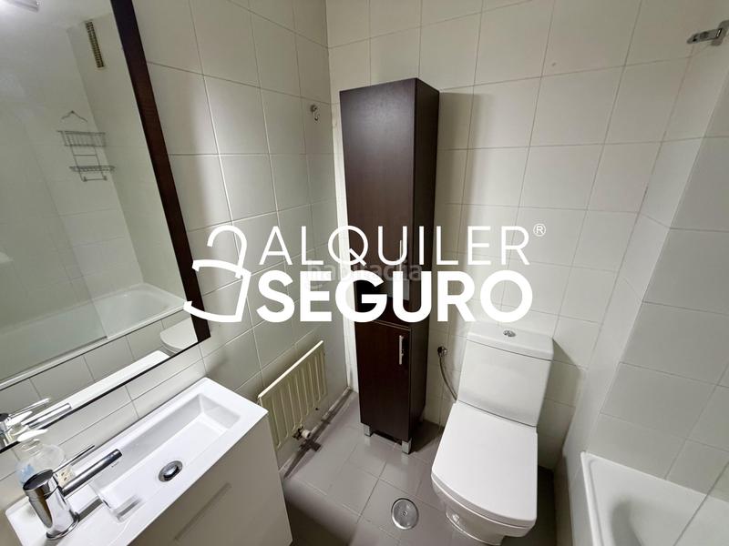 Foto f36666af-08c1-4f99-baa3-8ee3165e4aaf. Miete etagenwohnung mit heizung in Los Rosales Madrid