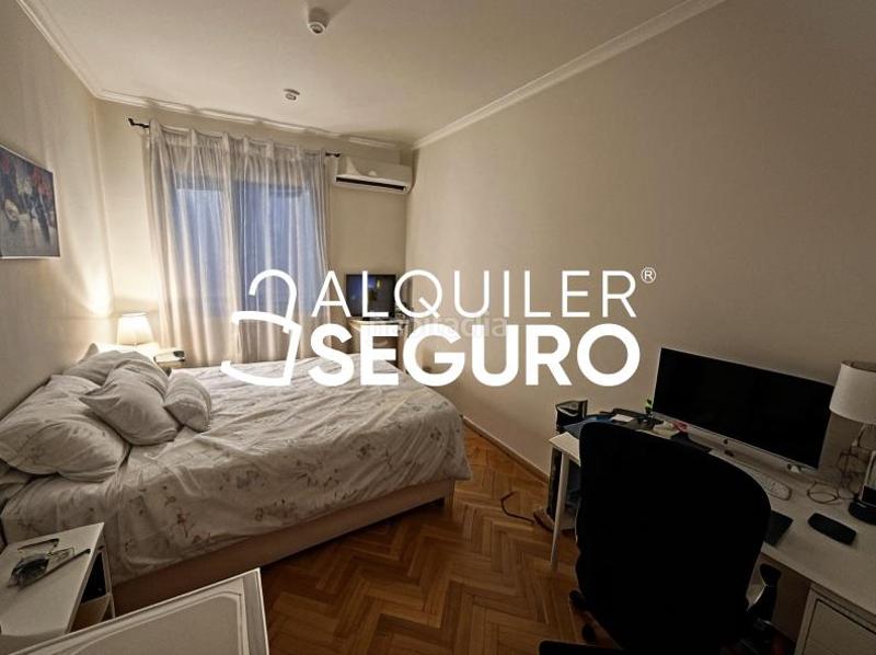 Foto 345c2527-1c3f-4203-beb7-0dd7916c1ccb. Lloguer pis amb calefacció aparcament a Guindalera Madrid