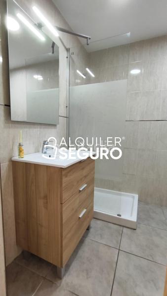 Foto 6d036b75-12e6-4cbb-84ff-49e84891c1d1. Alquiler piso  av. peris y valero en Russafa Valencia