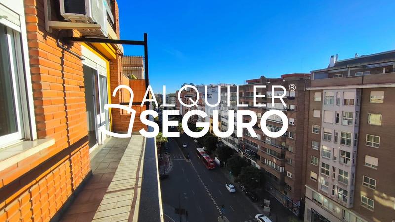 Foto eca07045-3ecf-4930-9c6f-cde84829b0bf. Alquiler piso  av. peris y valero en Russafa Valencia