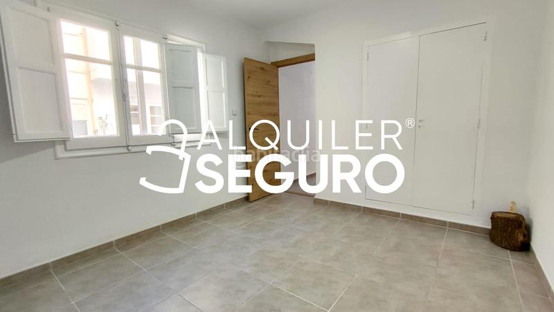 Foto f29a8e68-4136-421a-abaa-f374c3bf69b8. Alquiler piso  av. peris y valero en Russafa Valencia