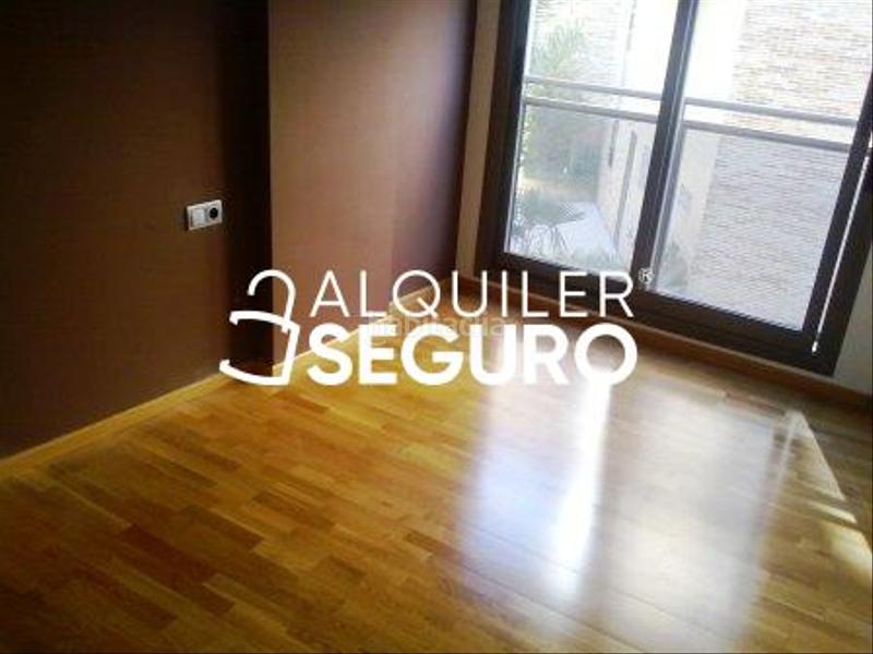 Foto 4423050b-61c4-413a-bc44-3ec3ca79604f. Location appartement avec parking piscine dans Parc Central Torrent