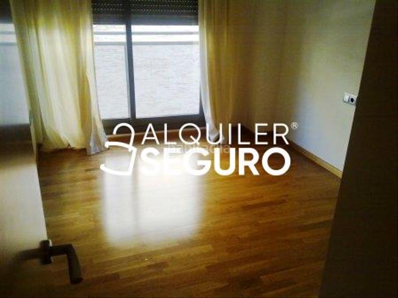 Foto 526c35d7-39b2-4777-a9dd-d75ef080d974. Location appartement avec parking piscine dans Parc Central Torrent