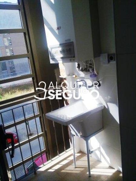 Foto e5b460d4-1906-4e4e-9be0-ebb8b0a27fb0. Location appartement avec parking piscine dans Parc Central Torrent