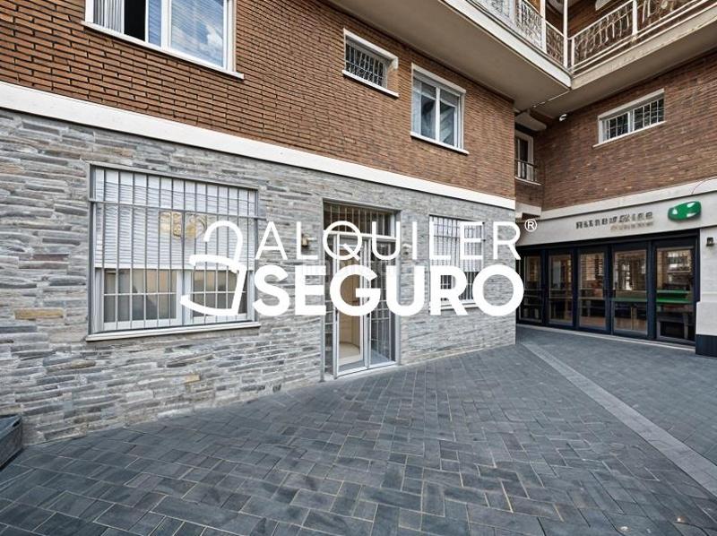 Foto f956fd3e-a561-423e-be10-3a3df4daa4f6. Location local commercial dans Norte-Universidad Móstoles