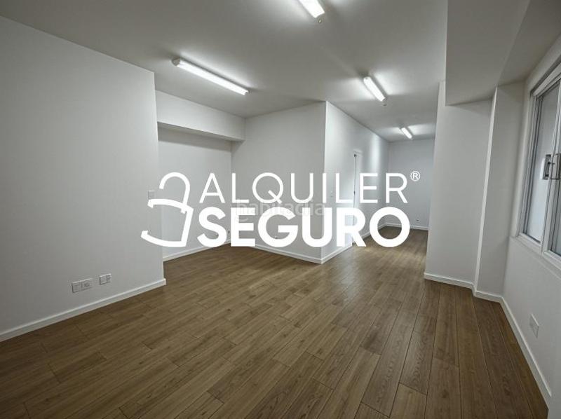 Foto 35b0b2fb-b722-4c26-ae2c-d03f43f1fd0b. Rent business premise in Norte-Universidad Móstoles