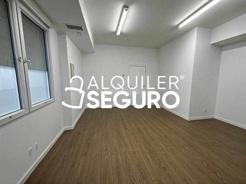 Foto 8bd34c6d-ae77-4fed-8212-d7f75d578476. Rent business premise in Norte-Universidad Móstoles