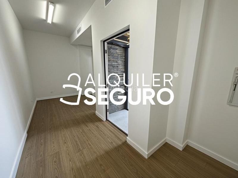 Foto c91c5128-716e-41a1-9fdf-3dc64e383b06. Rent business premise in Norte-Universidad Móstoles