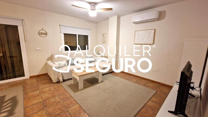 Foto 7db7ca2a-505b-42fe-bdfb-0da48d392965. Alquiler chalet  c julio cortázar cartama en Cártama