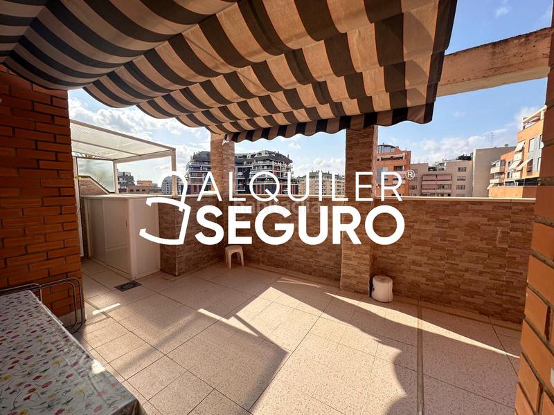 Foto 38cd2d5b-e149-4a3d-8441-075c1451c7b8. Alquiler piso  c maestro rodrigo en Nou Campanar Valencia