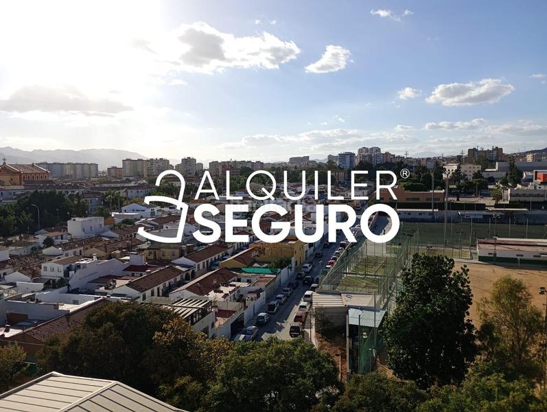 Foto 33db90bc-a76c-4554-89d3-79040af8cc36. Alquiler piso  c simeon giménez reyna en Carranque - Haza Cuevas Málaga