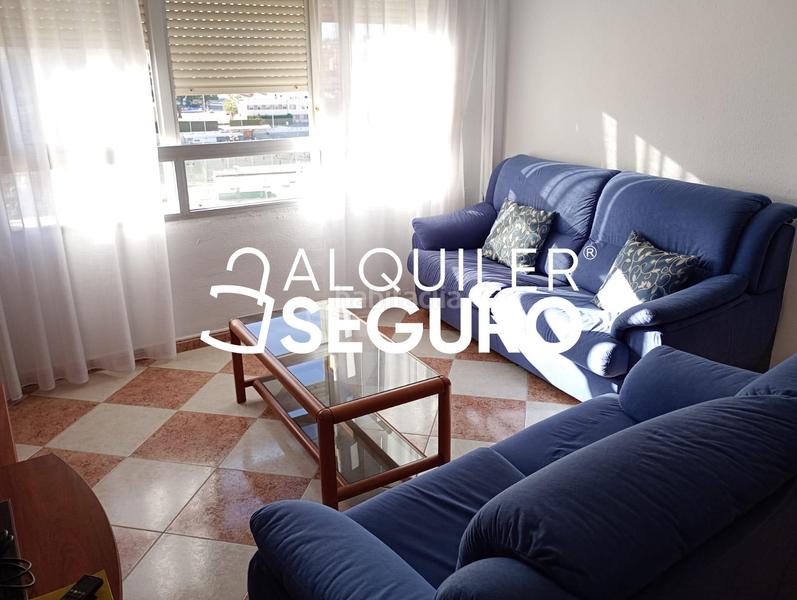 Foto 851217c5-01fe-4803-a352-3d190115560d. Alquiler piso  c simeon giménez reyna en Carranque - Haza Cuevas Málaga