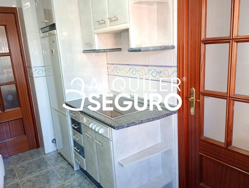 Foto dbdec354-6877-4e73-9a21-88b53970f67e. Alquiler piso  c simeon giménez reyna en Carranque - Haza Cuevas Málaga