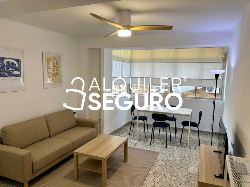 Foto 9cc7dc4c-e14c-4b99-a692-9766c059c499. Alquiler piso  pl. miraflores en Parque Victoria Eugenia Málaga