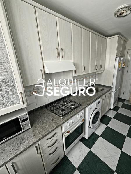 Foto 5586781e-b341-402f-b640-0cf287db2076. Rent flat with heating in Sur - PAU 4 Móstoles