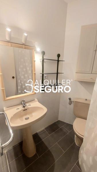 Foto ebab1749-3392-440b-ad3f-a8b3bd9062bd. Lloguer pis amb calefacció a Ríos Rosas-Nuevos Ministerios Madrid