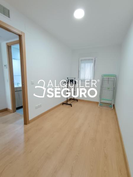 Foto 3701e652-fe90-4842-8e37-10ffc2a2c6f0. Rent flat with heating parking in La Alhóndiga Getafe
