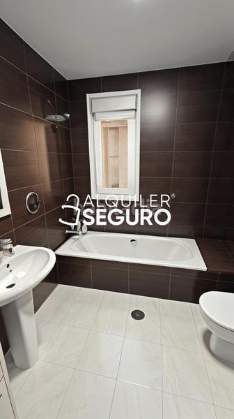 Foto acf6a118-0d5d-4e96-b7ed-32442cf88dea. Lloguer pis amb aparcament piscina a Residencial Triana - Barrio Alto Gabias (Las)