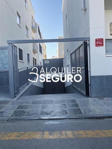 Foto 3fb12903-a950-4630-8339-484989be967f. Location appartement avec parking piscine dans Residencial Triana - Barrio Alto Gabias (Las)