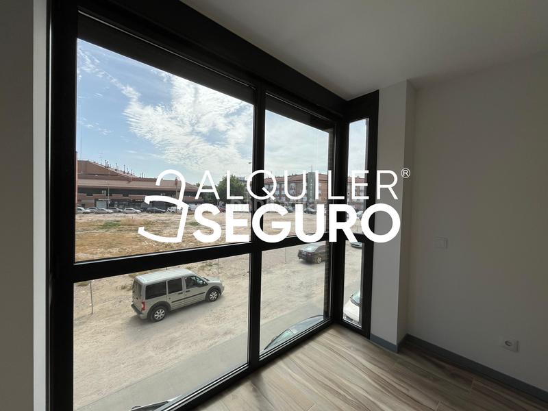 Foto 7b165a8d-e67e-45db-b2f1-fbf71a92b506. Rent flat with heating parking in Centro Fuenlabrada