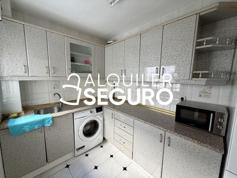 Foto ec445660-e62d-40ad-a4e0-b235d15e509d. Alquiler piso  c alcarria en Zarzaquemada Leganés