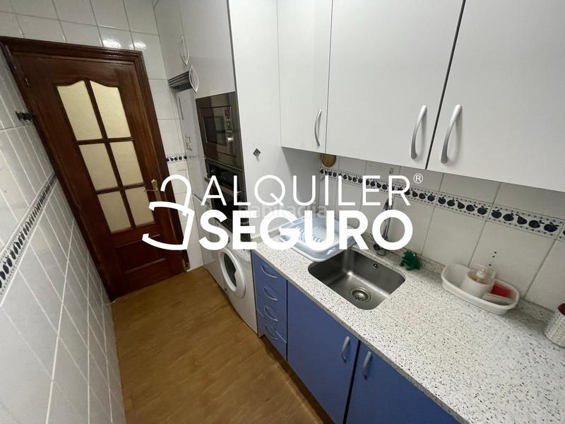 Foto 6ff4340d-1153-4574-a139-46a3d7b636b8. Rent flat with heating in Peñagrande Madrid