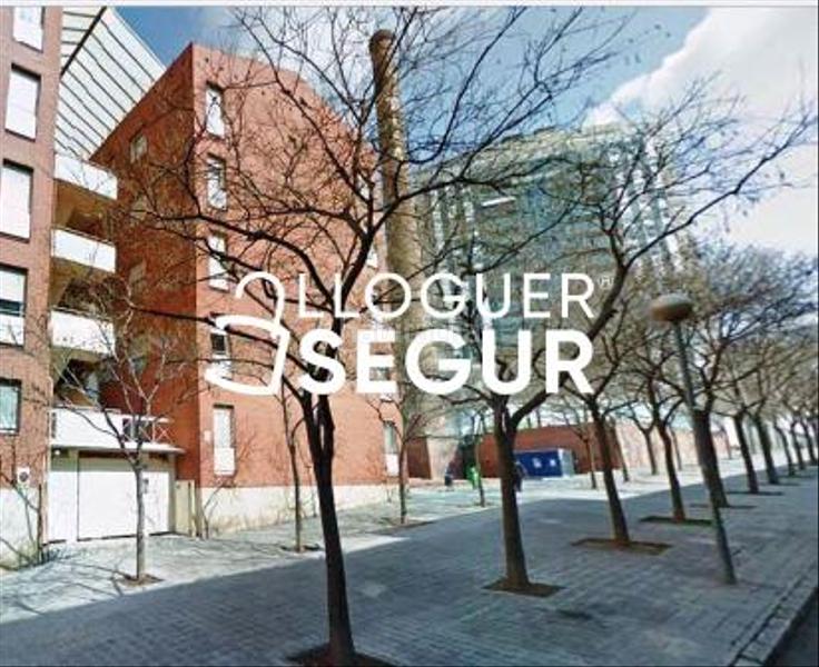Foto f35440f4-ccb5-4b81-838c-91cc15783c07. Location appartement dans Segle XX Terrassa