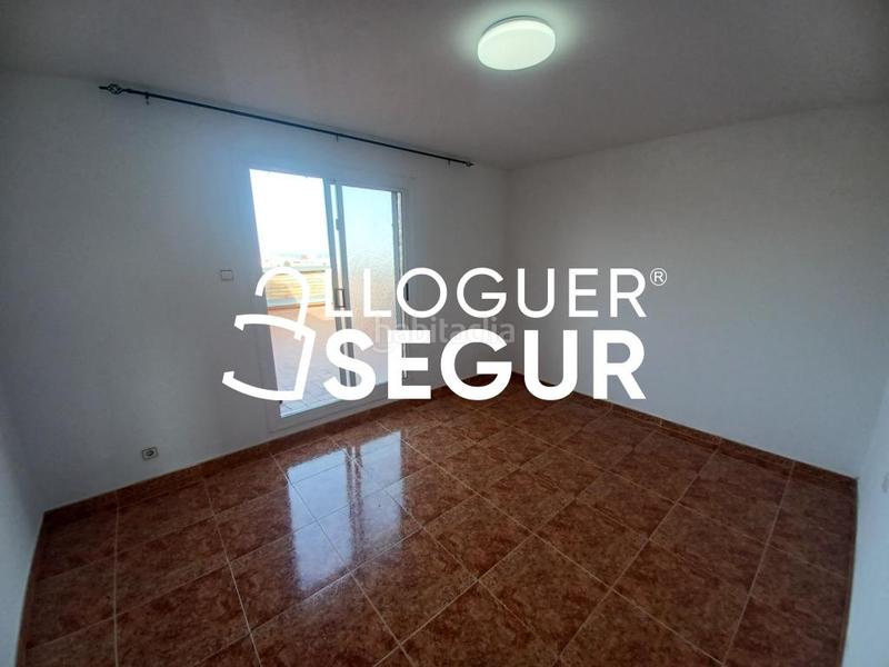 Foto bfd52bc5-4e8c-4ffc-85e6-e3e6c363c7a3. Location appartement dans Llefià Badalona