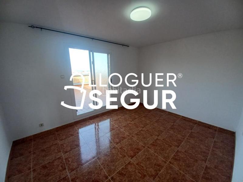 Foto 3271f6c1-c12f-42b3-849f-b6ba4d36e622. Rent flat in Llefià Badalona