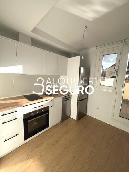 Foto e1d9c793-dd57-4b8c-b96d-b60faed6c63a. Affitto attico con riscaldamento in Numancia Madrid