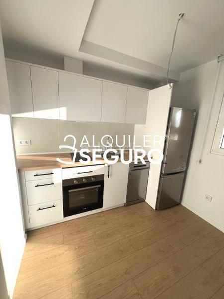 Foto 07a23843-afd8-4f0d-9fa7-7b823757c67d. Location attique avec chauffage dans Numancia Madrid