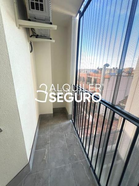 Foto 199bddd9-5173-4883-a017-c117aa9ecbfe. Location attique avec chauffage dans Numancia Madrid