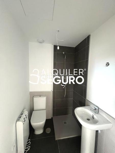 Foto 2ff93c44-9b5a-4636-928f-ec32f123c748. Location attique avec chauffage dans Numancia Madrid