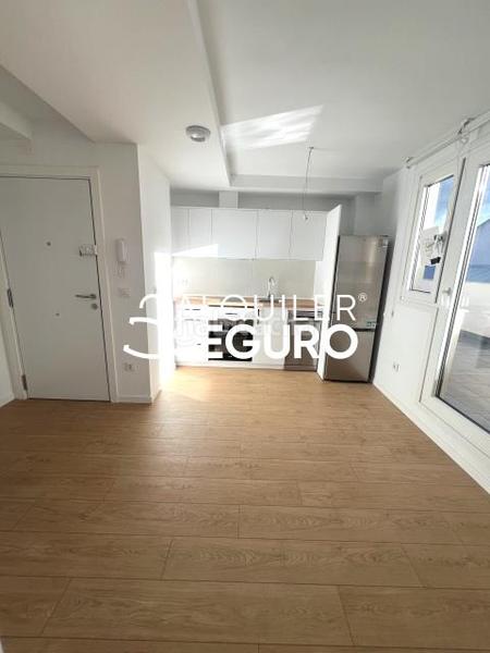 Foto 520573ad-df7b-4337-a0e1-ad79a329c049. Location attique avec chauffage dans Numancia Madrid